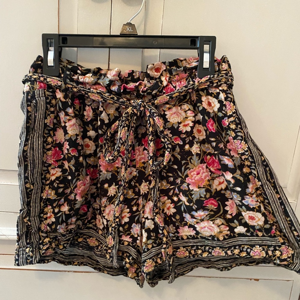 American Eagle Floral Shorts